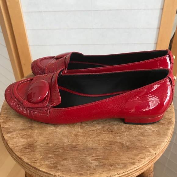 Size 8.5 kate spade red patent loafer big button - Picture 2 of 8